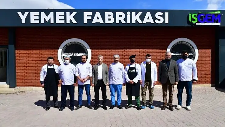 'Yeşilyurt Belediyesi yemek fabrikası, nezih ve kaliteli hizmetlerini geliştirip ilerletiyor'