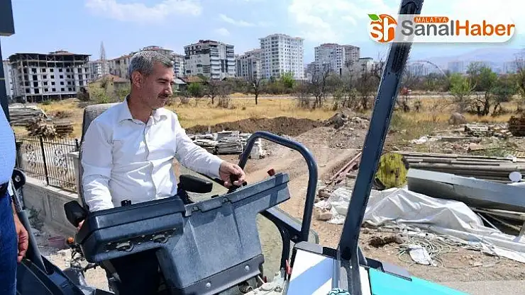 Yeşilyurt Belediyesi yol çalışmalarını sürdürüyor