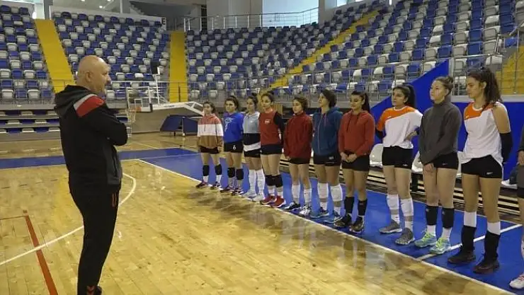 'Yeşilyurt Belediyespor kadın voleybol takımı bölgesel lige odaklandı'
