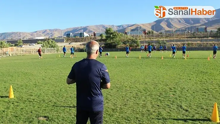 Yeşilyurt Belediyespor kupada moral bulmak istiyor