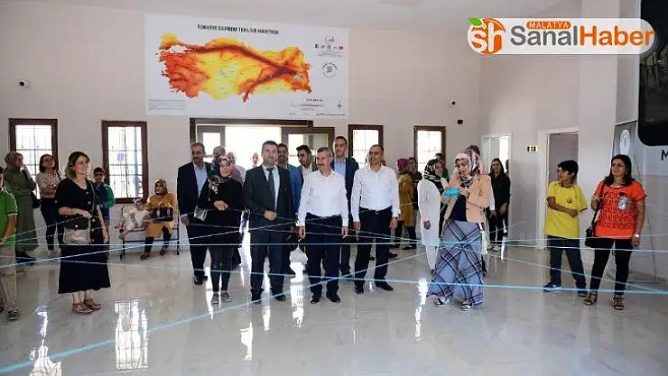 Yeşilyurt'ta 900 öğretmene deprem eğitimi veriliyor