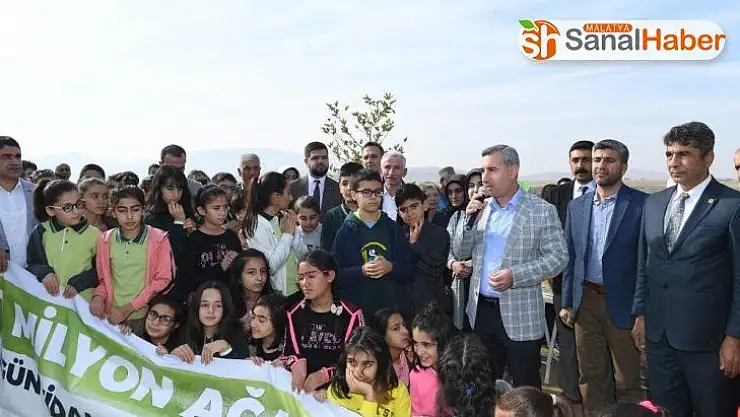 Yeşilyurt'ta bin 111 adet fidan dikildi