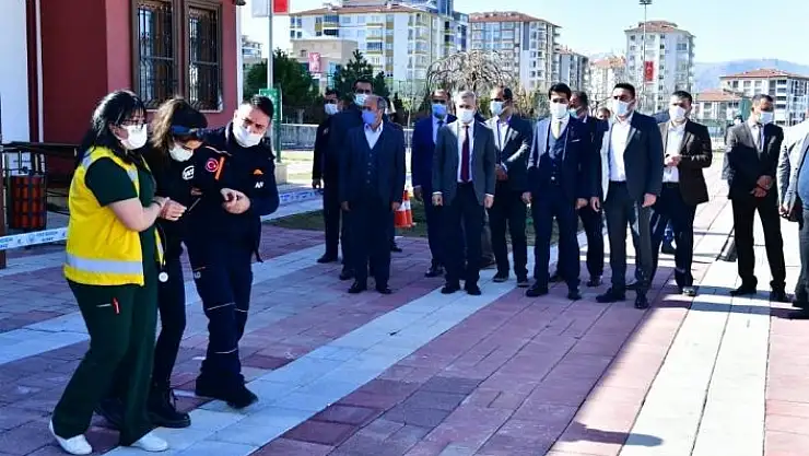 'Yeşilyurt´ta gerçeğini aratmayan deprem tatbikatı'