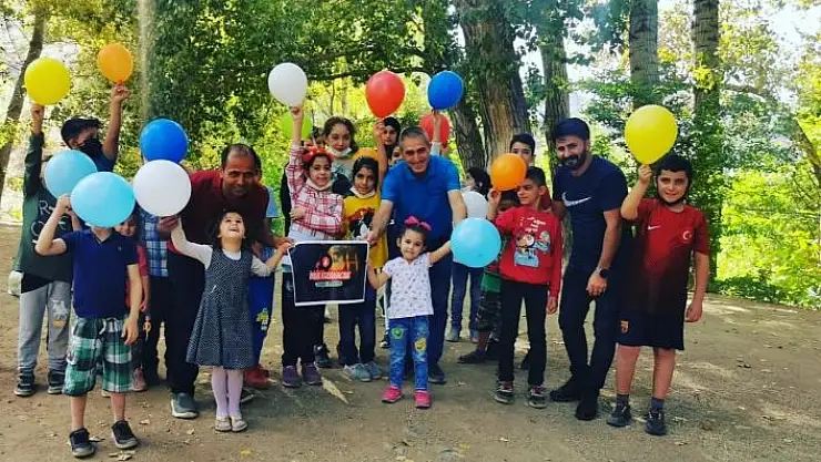 'Yetim ve öksüz çocuklar sevindirdiler'