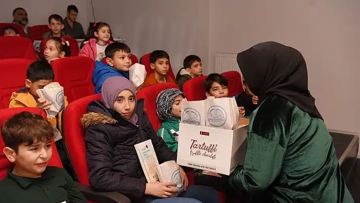 'Yetim ve Öksüz  öğrenciler gençlik merkezinde etkinlikte buluştu'