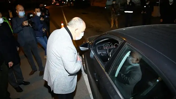 'Yılbaşı gecesi görevdeki polislere moral ziyareti'