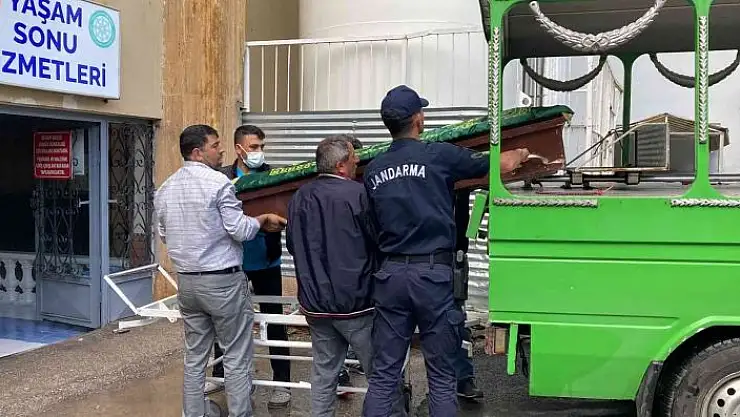 'Yıldırım çarpan kişi kurtarılamadı'