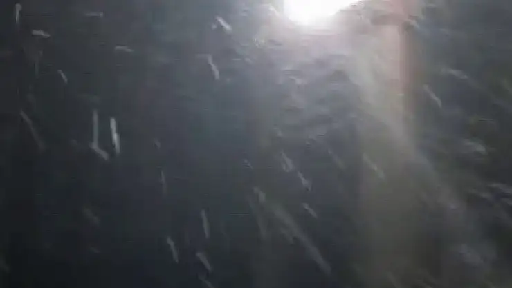 'Yıldız Dağı Kayak Merkezi´ne mevsimin ilk karı düştü'