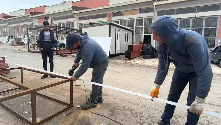 'Yılların demirci ustası Konteyner üretiyor'