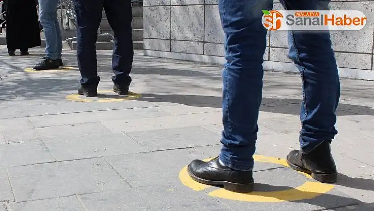 Yoğunluk yaşanan banka ve ATM önlerine özel tedbir