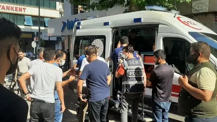 'Yolda yürürken bıçaklı saldırıya uğradı'