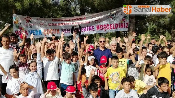 Yurtta kalan çocuklar şenlikte eğlendi