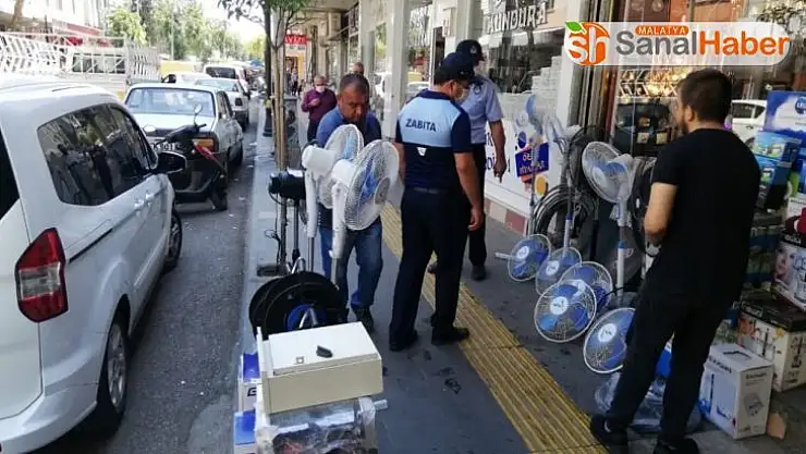 Zabıta ekipleri, kaldırım işgallerine göz yummuyor