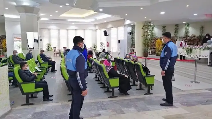 'Zabıta ekipleri, pazarlarda denetimlerini sürdürdü'