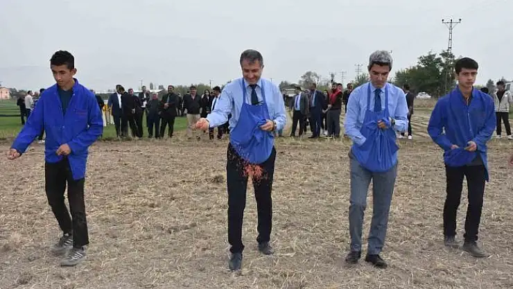 'Ziraat okulunda hedef 120 ton buğday üretimi'