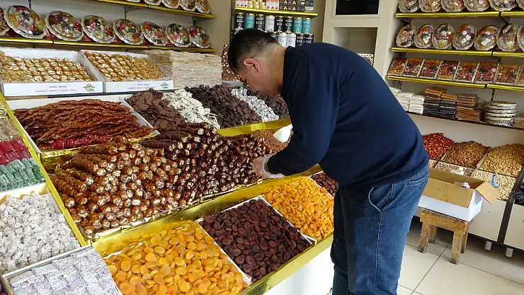Zirai donun vurduğu kayısıda fiyatlar kırmızı eti geçti