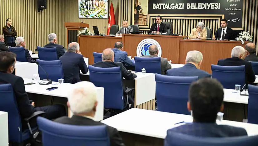 Milli Boksör Hatice Akbaş'ın ismi yüzme havuzuna verildi