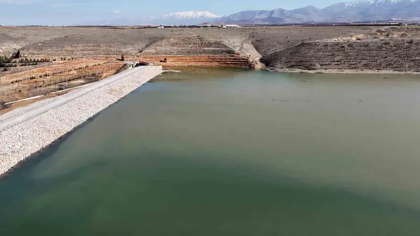 Doluluk oranı maksimum seviyeye ulaşan Sultansuyu Barajı'nda kapak açıldı