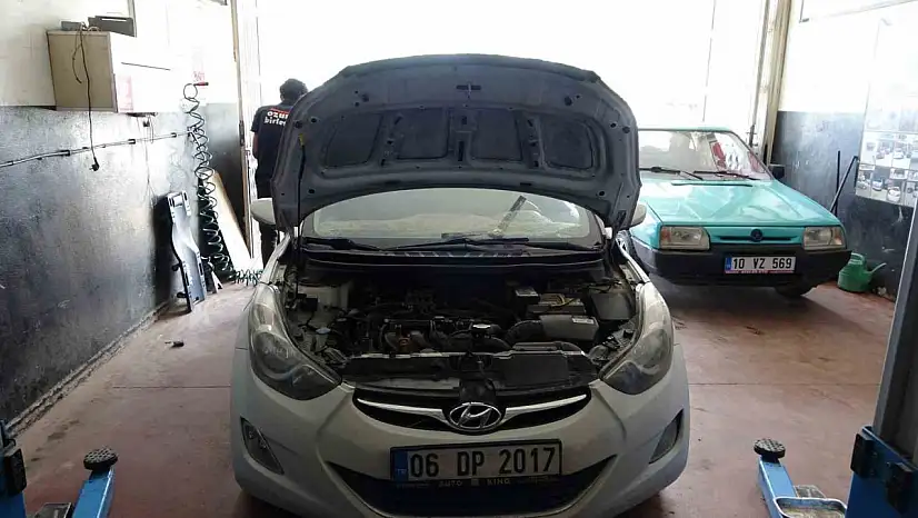 Malatya'da sağanak yağıştan etkilenen araçlar sanayi sitelerinde yoğunluğa neden oldu