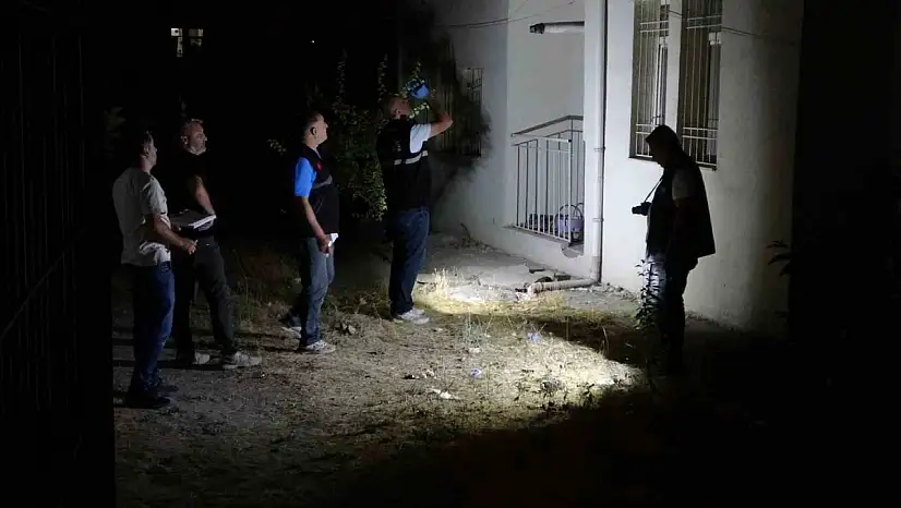 Pencerede sigara içerken düşen çocuk yaralandı