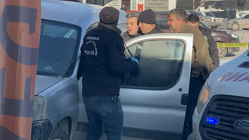 Direksiyon Başında Kalp Krizi Geçirip Hayatını Kaybetti, Aracı İşyerine Çarparak Durabildi