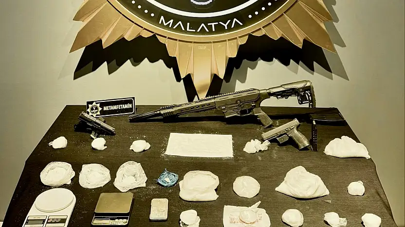 Fiziki Takipli Operasyonda 2 Kilo Metamfetamin Ele Geçirildi