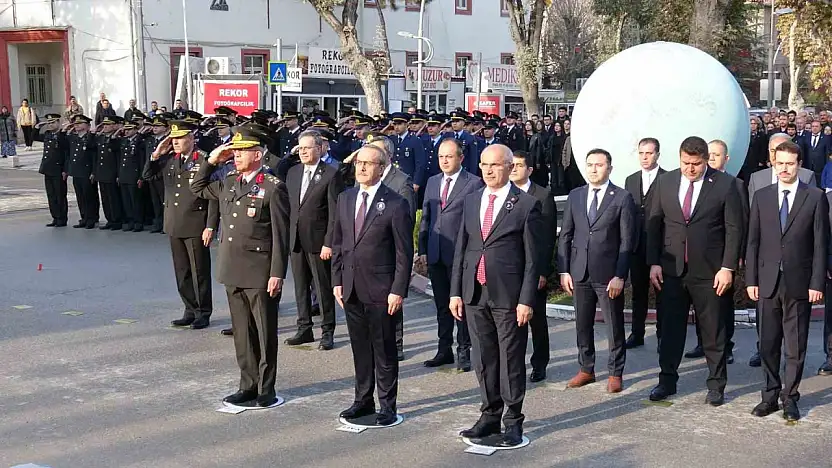 Malatya'da 10 Kasım Atatürk'ü anma töreni düzenlendi