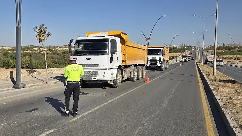 Malatya'da Hafriyat Kamyonları ve Beton Mikserlerine Sıkı Denetim