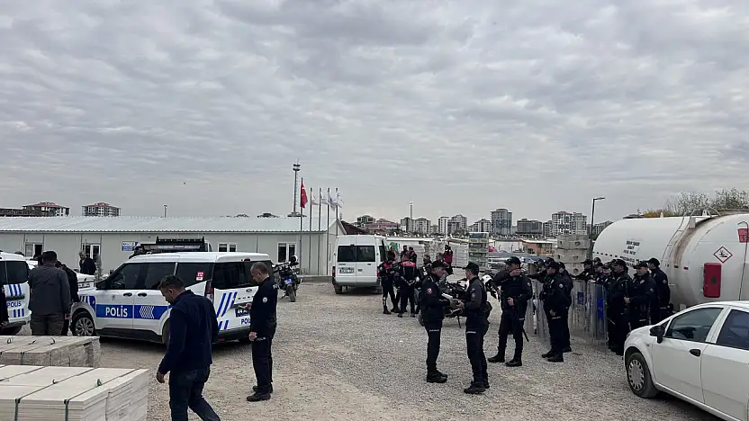Malatya'da İnşaat Şantiyesinde Bıçaklı Kavga: 4 Yaralı