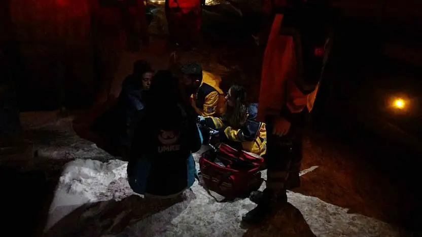 Malatya'da müstakil evde yangın: Mahsur kalan kadın kurtarıldı