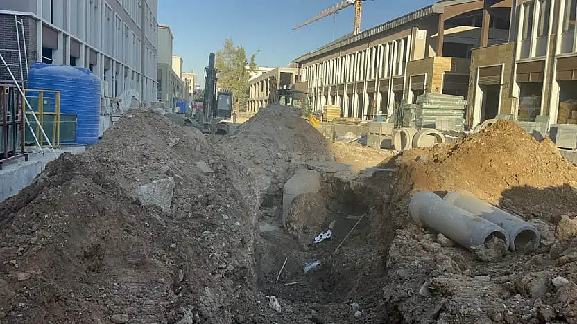 Toprak altında kalan işçi kurtarılamadı