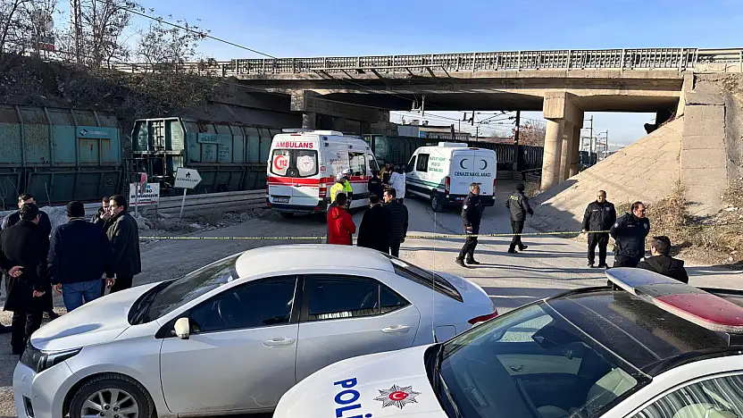 Trenin Çarptığı Lise Öğrencisi Hayatını Kaybetti