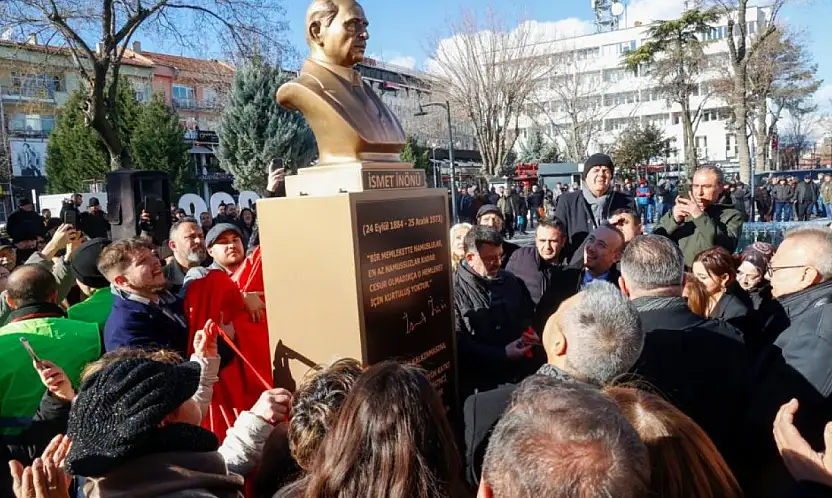 Ağbaba İsmet İnönü büstünün açılışını yaptı
