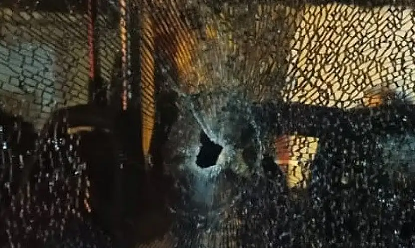 Malatya'da Şehir Eşkıyası Yolcu Otobüsünü Kurşunladı