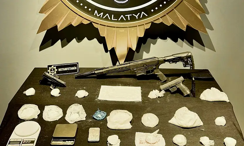 Fiziki Takipli Operasyonda 2 Kilo Metamfetamin Ele Geçirildi