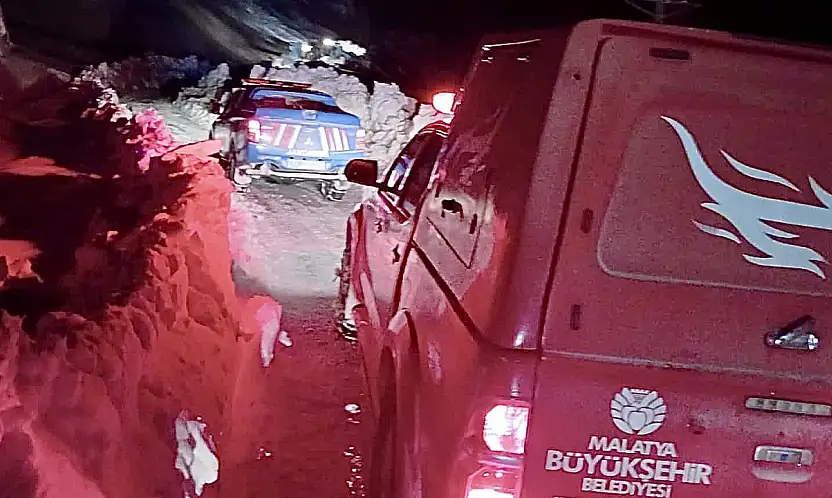 Malatya'da Çığların Arasında Kalan Ekipler Kurtarıldı