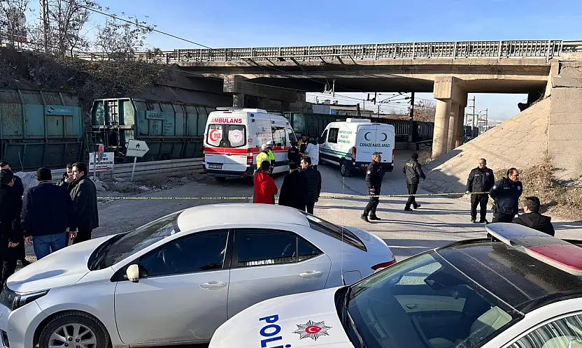 Trenin Çarptığı Lise Öğrencisi Hayatını Kaybetti