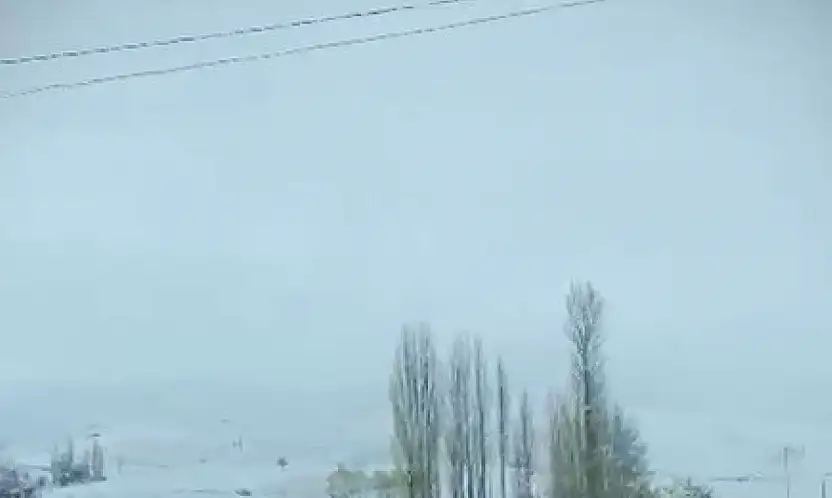 Uluköy'de kar yağışı etkili oluyor